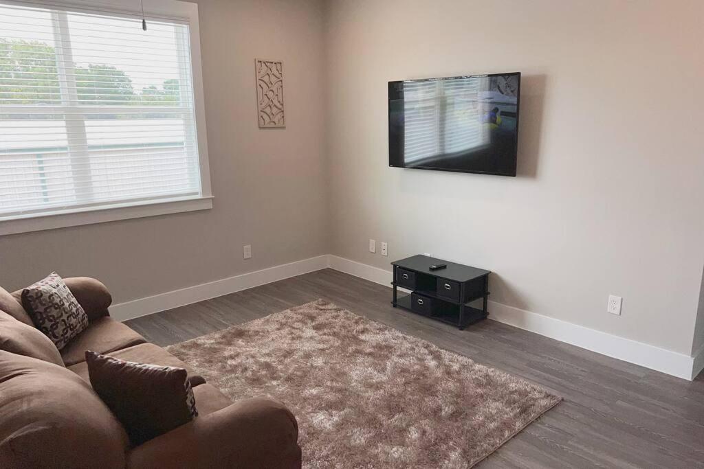 Welcome To Our Spacious 2-Bedroom 2-Bathroom Located In The City Of Houston, Texas! المظهر الخارجي الصورة