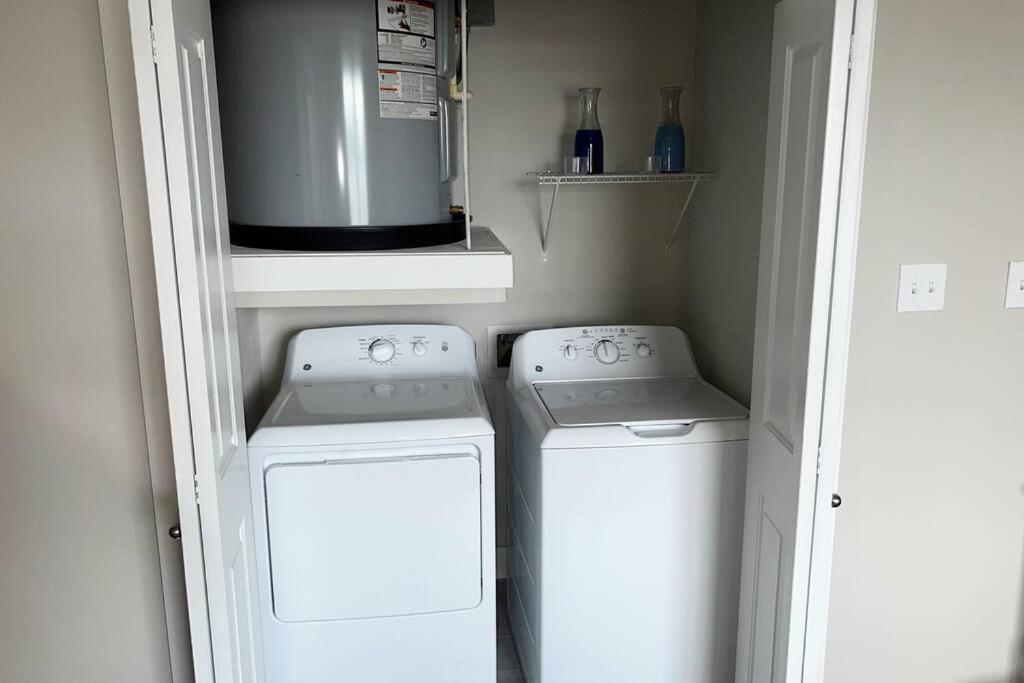Welcome To Our Spacious 2-Bedroom 2-Bathroom Located In The City Of Houston, Texas! المظهر الخارجي الصورة